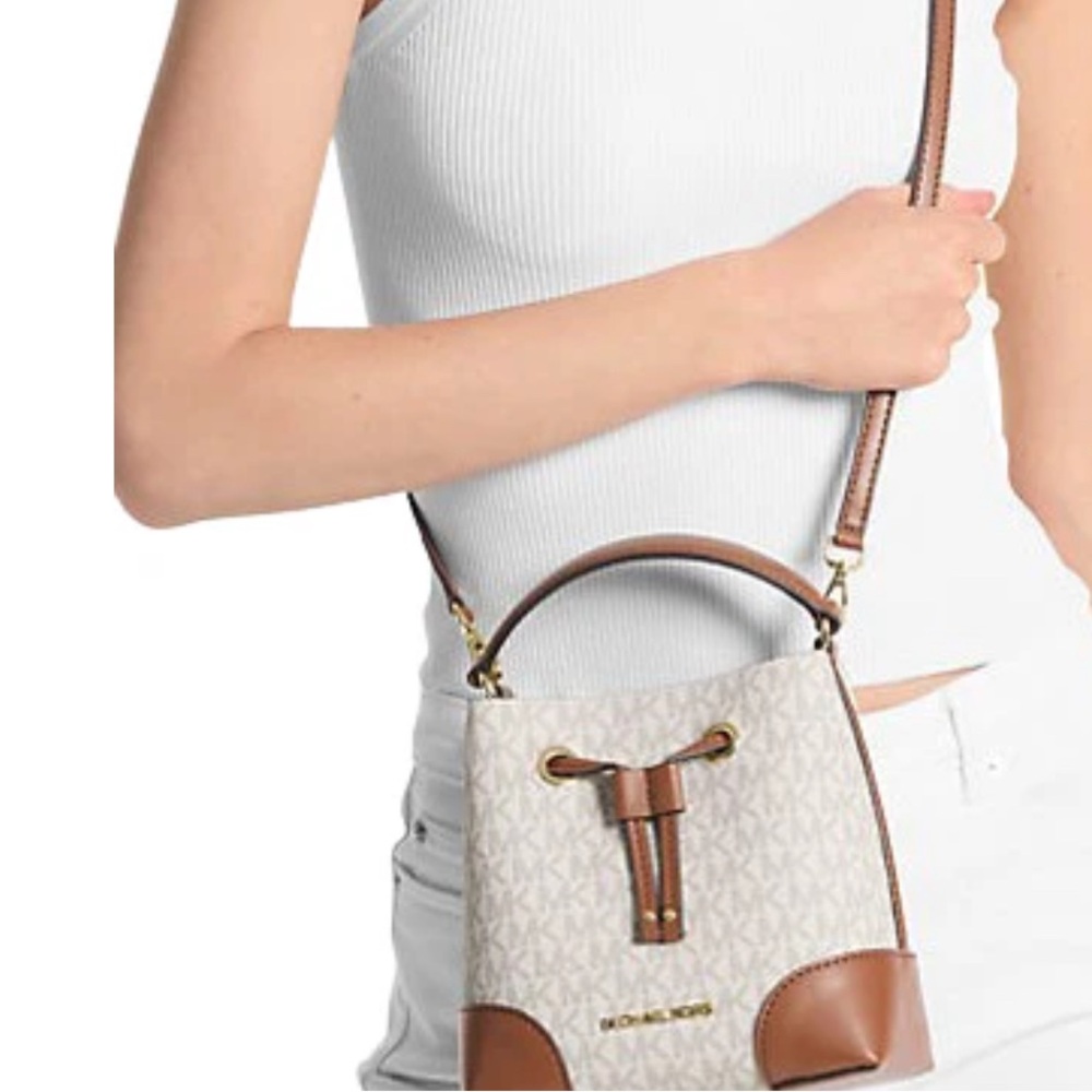NWT Michael Michael Kors MERCER SMALL LOGO BUCKET BAG - Picture 3 of 6